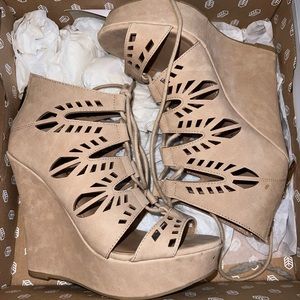 Call it Spring- Wedges size 7